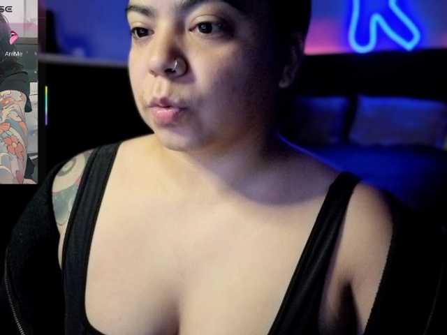 Kimmiakiss22 live webcam show