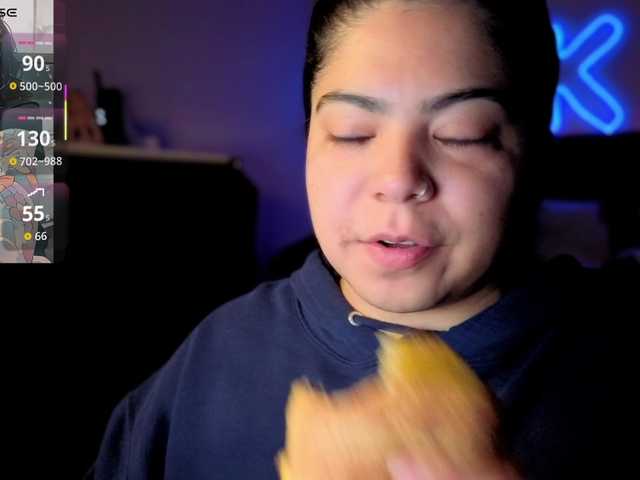 Kimmiakiss22 live webcam show