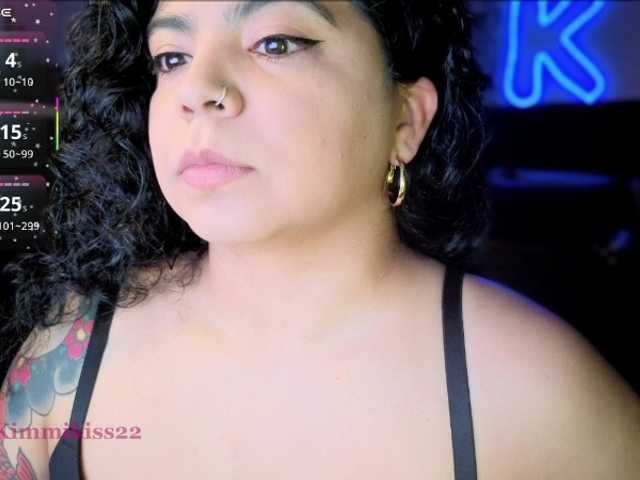 Kimmiakiss22 live cam