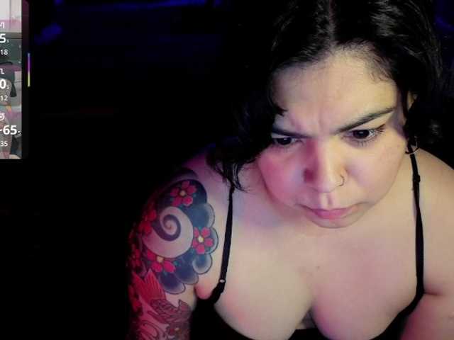 Kimmiakiss22 live cam