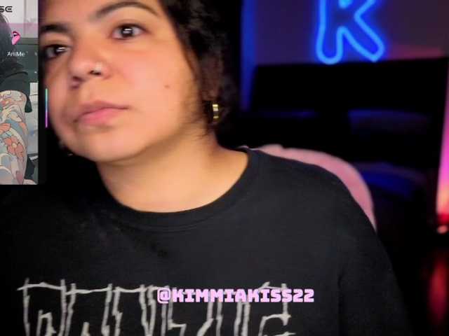 Kimmiakiss22 live cam