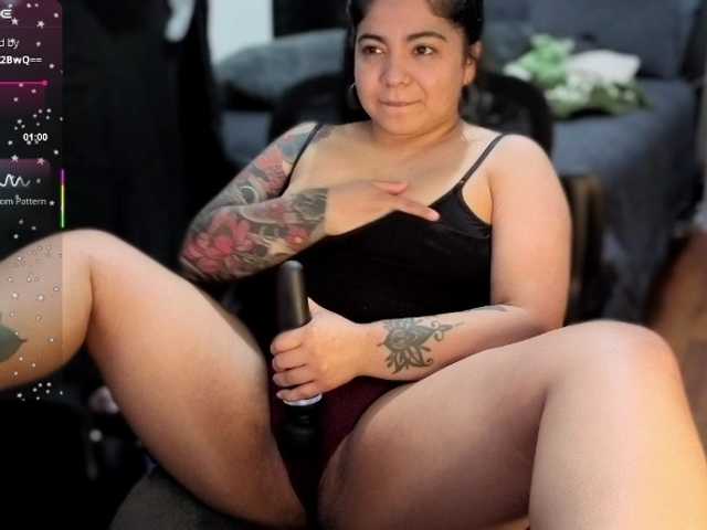 Kimmiakiss22 live cam on BongaCams