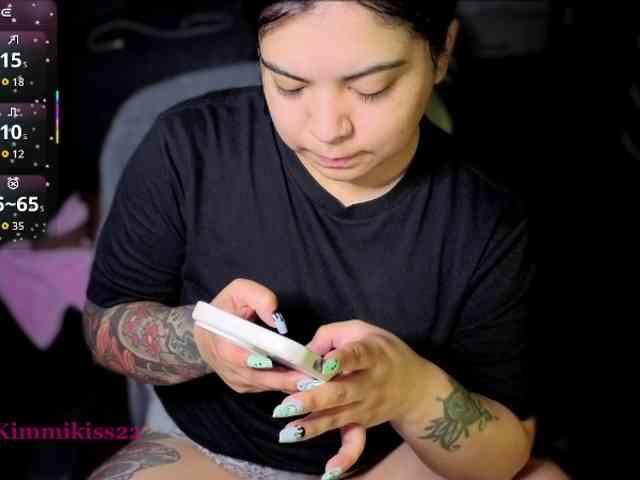 Kimmiakiss22 webcam