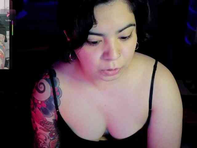 Kimmiakiss22 webcam