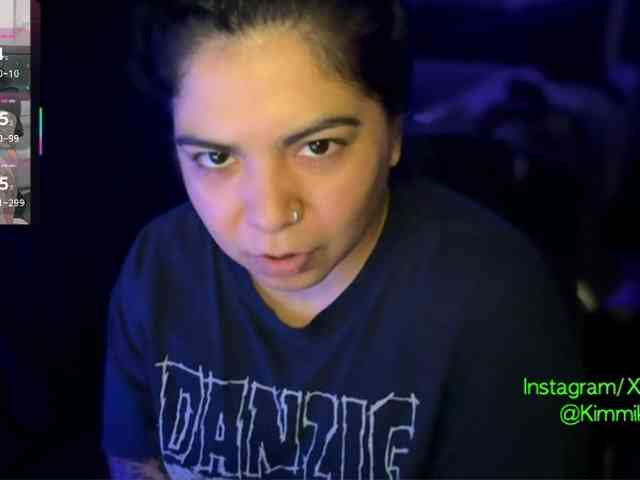 Kimmiakiss22 webcam