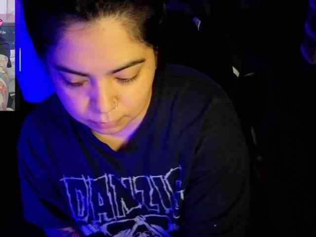Kimmiakiss22 webcam