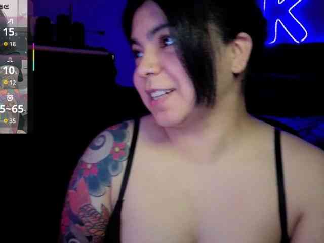 Kimmiakiss22 webcam