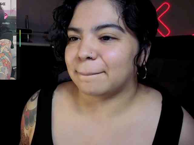 Kimmiakiss22 webcam