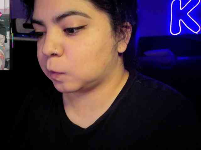 Kimmiakiss22 webcam
