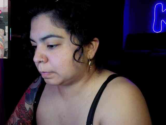 Kimmiakiss22 webcam