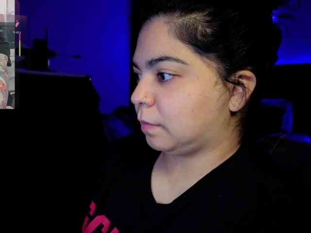 Kimmiakiss22 webcam