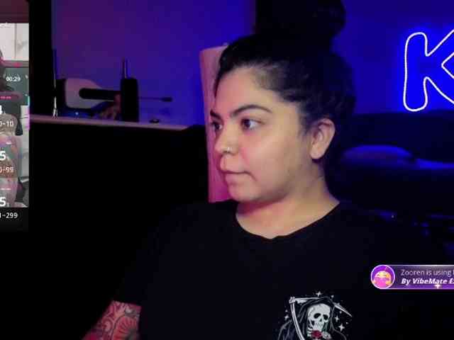 Kimmiakiss22 webcam