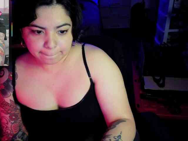 Kimmiakiss22 webcam