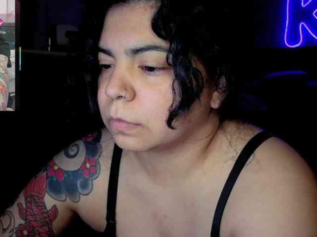 Kimmiakiss22 webcam