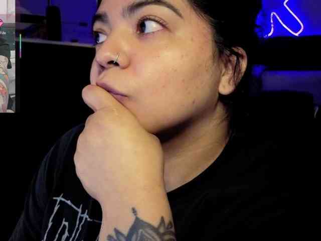 Kimmiakiss22 webcam