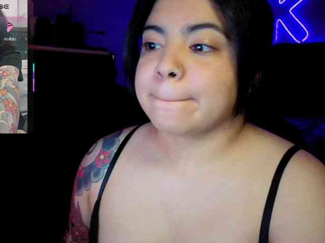 Kimmiakiss22 webcam
