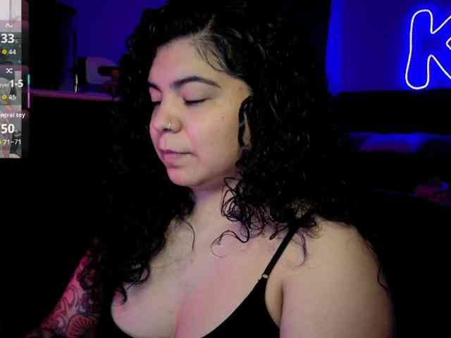 Kimmiakiss22 webcam