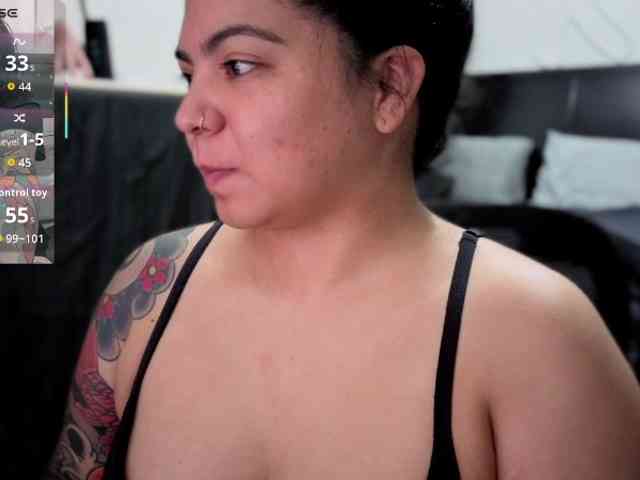 Kimmiakiss22 webcam