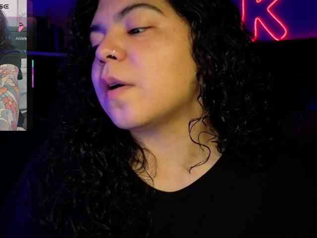 Kimmiakiss22 webcam