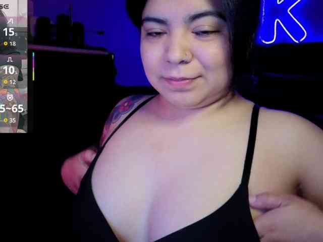 Kimmiakiss22 webcam