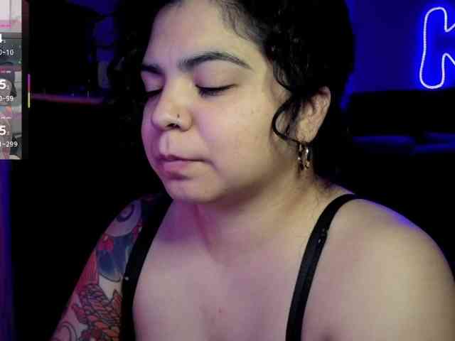 Kimmiakiss22 webcam