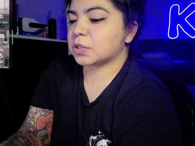 Kimmiakiss22 webcam