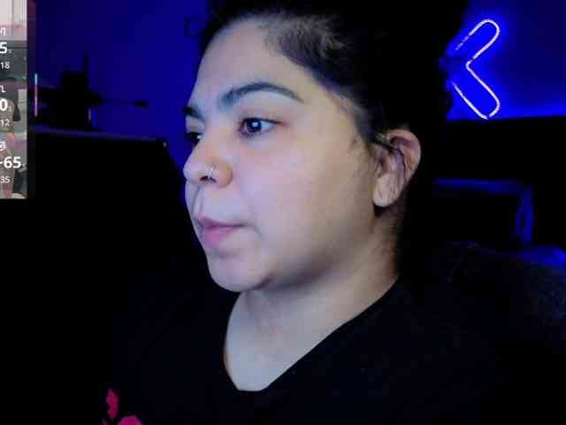 Kimmiakiss22 webcam