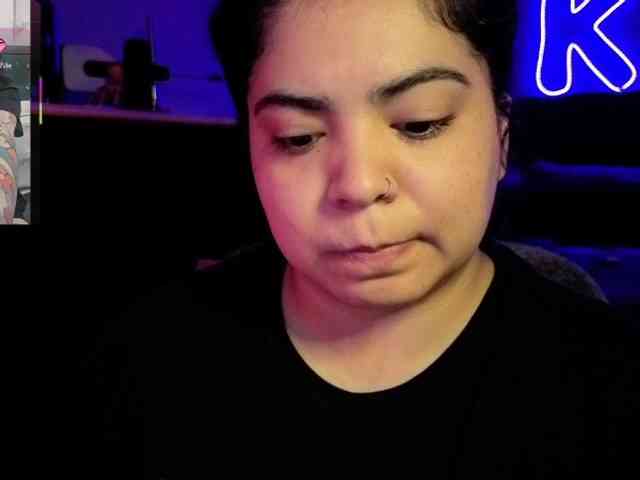 Kimmiakiss22 webcam