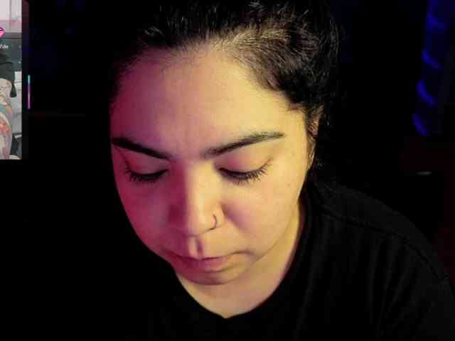 Kimmiakiss22 webcam