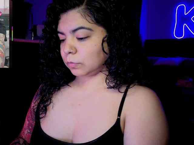 Kimmiakiss22 webcam