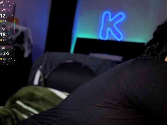 Kimmiakiss22 webcam