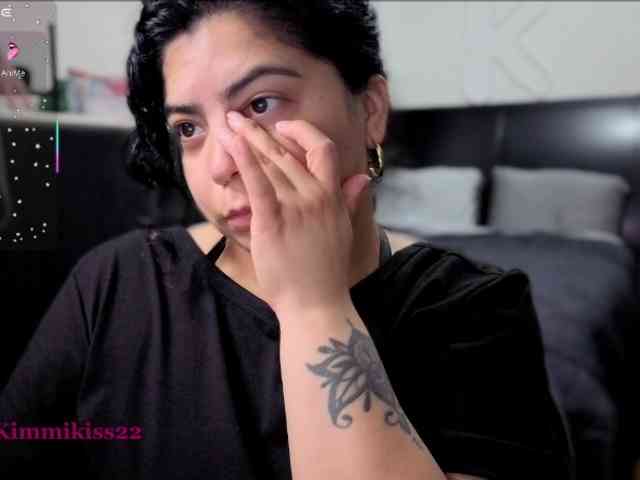 Kimmiakiss22 webcam