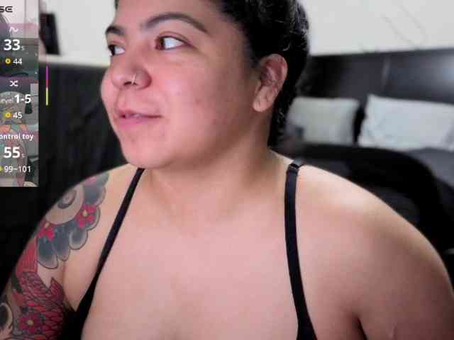 Kimmiakiss22 webcam