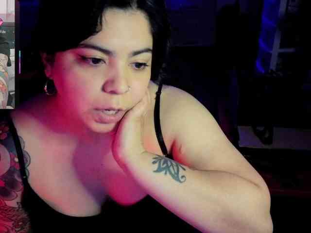 Kimmiakiss22 webcam
