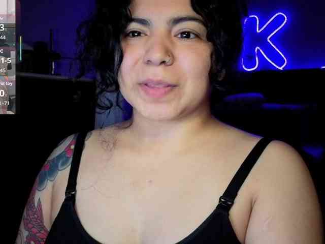 Kimmiakiss22 webcam