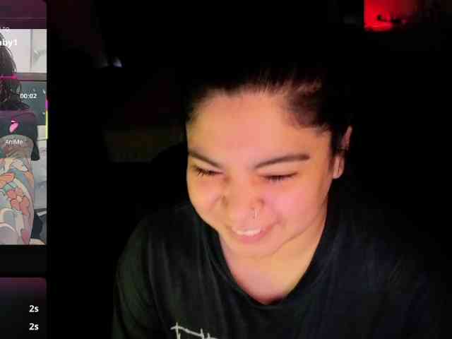 Kimmiakiss22 webcam