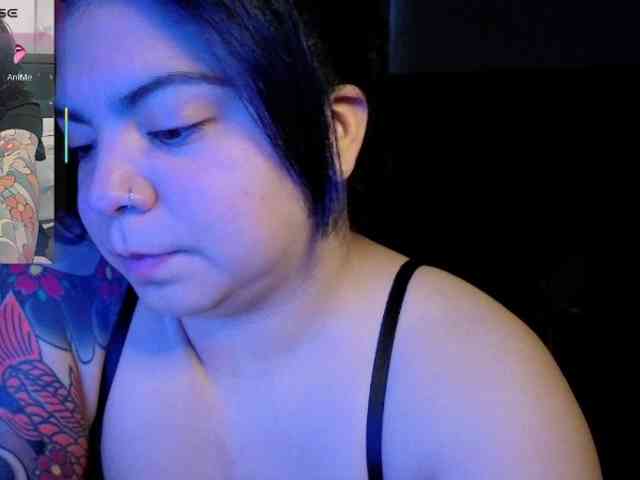 Kimmiakiss22 webcam
