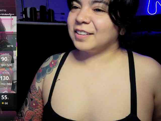 Kimmiakiss22 webcam