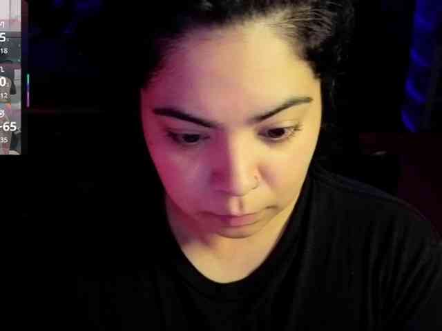 Kimmiakiss22 webcam