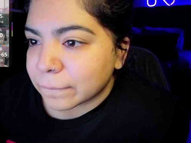 Kimmiakiss22 webcam
