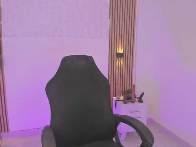 valeria-acost live cam on BongaCams