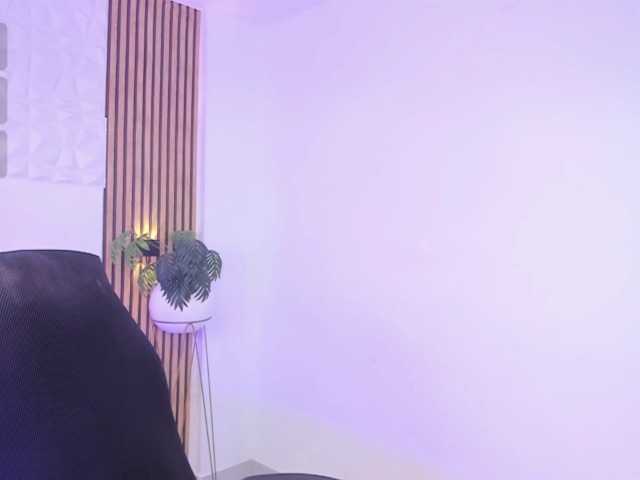 valeria-acost's BongaCams show and profile