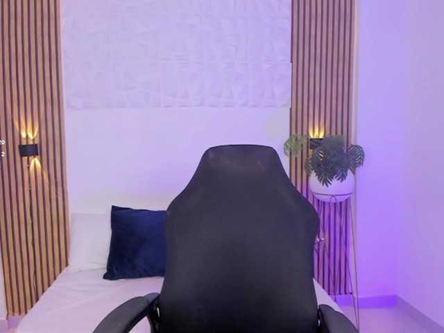 valeria-acost's BongaCams show and profile