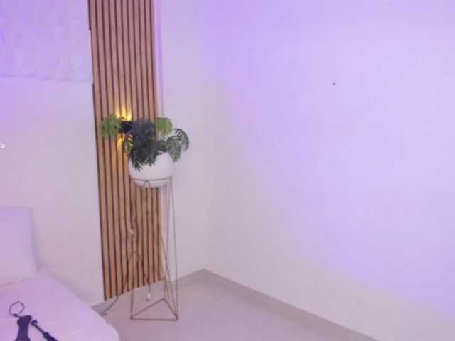 valeria-acost's BongaCams show and profile