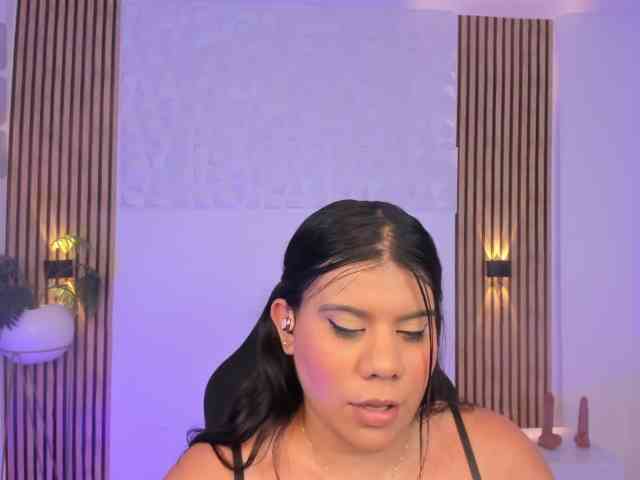 Model: valeria-acost