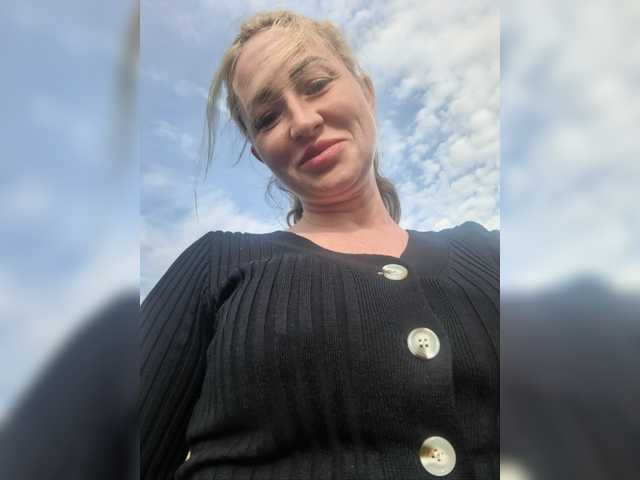 goddesssssss, live now on BongaCams