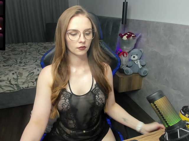 MCfly-1 live cam on BongaCams
