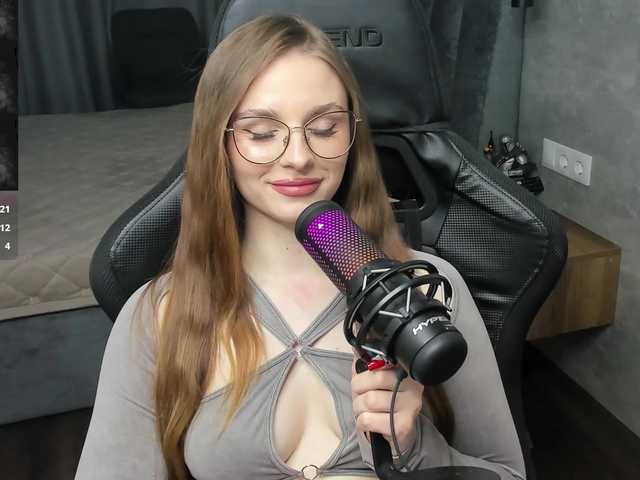 MCfly-1's BongaCams show and profile