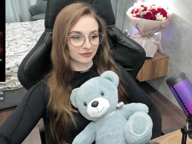 MCfly-1 live cam on BongaCams