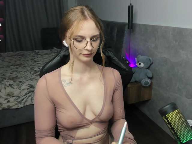 white_witch — live female cam